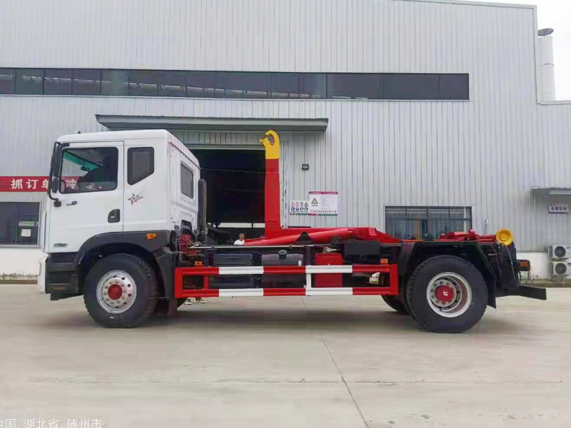 10/12方勾臂垃圾車-東風D9